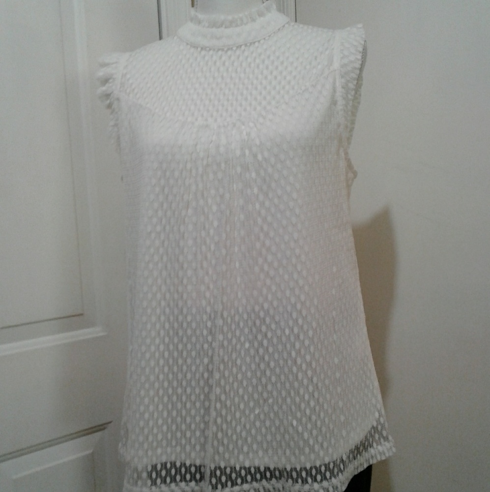 🌺 NWT Charming Heart & Soul Lace Overlayed Blouse